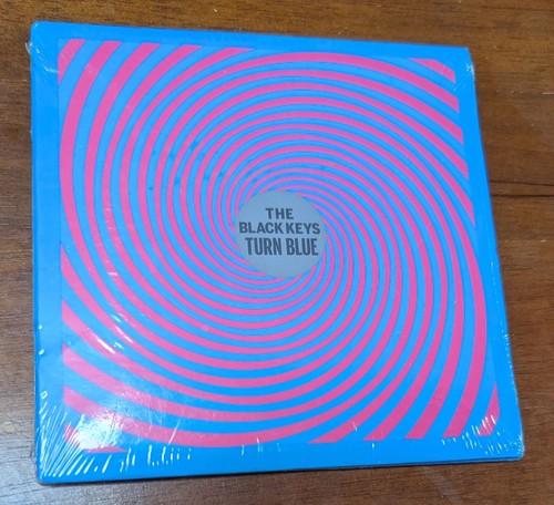 Black keys turn - keys, blue