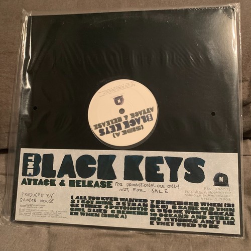 The black keys attack - black,